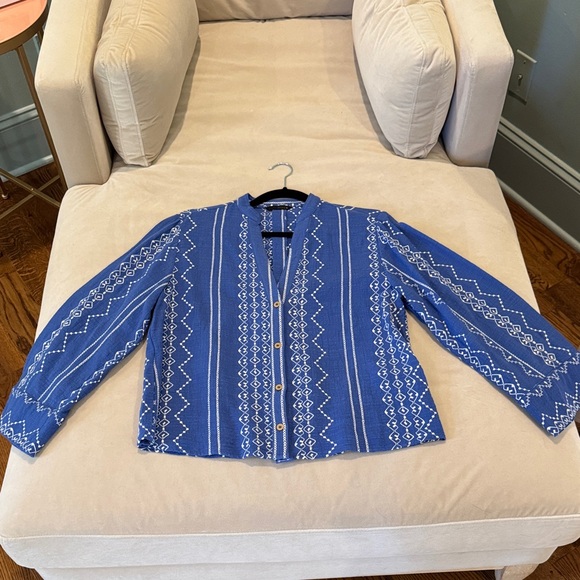 Zara embroidered blue bell sleeve top - Picture 2 of 6